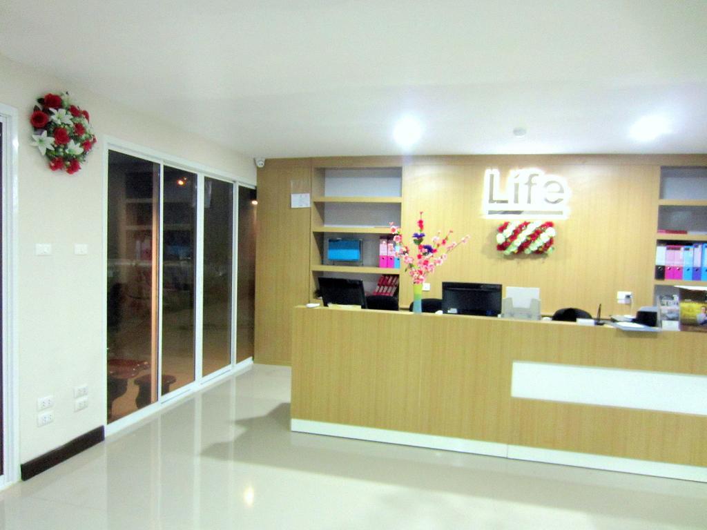 Hotel Life Grand Čiang Mai Exteriér fotografie